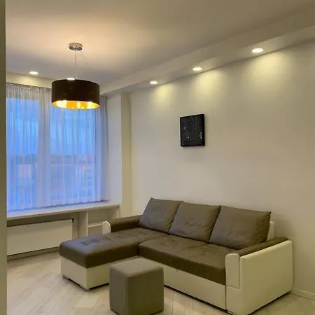 Apartament Spacious Near Center Sky Studio